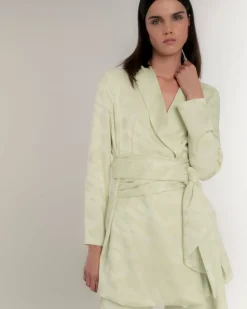 Chaqueta tipo kimono con fajín