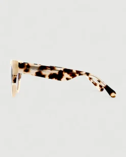 Gafa con tendencia a cat eye marrón semitransparente, habana y estampado
