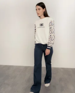 Sudadera mangas letras azules